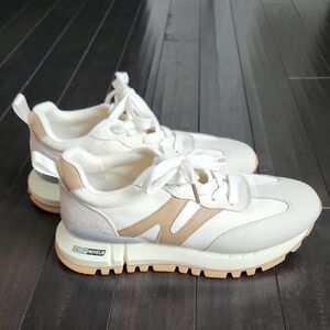 Somaliss White and Tan Women's Sneakers